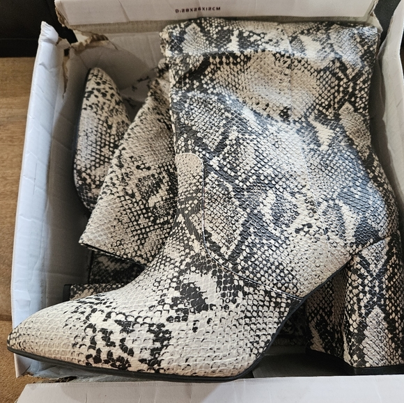 Cupid Shoes - New Qupid Mariko snakeskin- 10